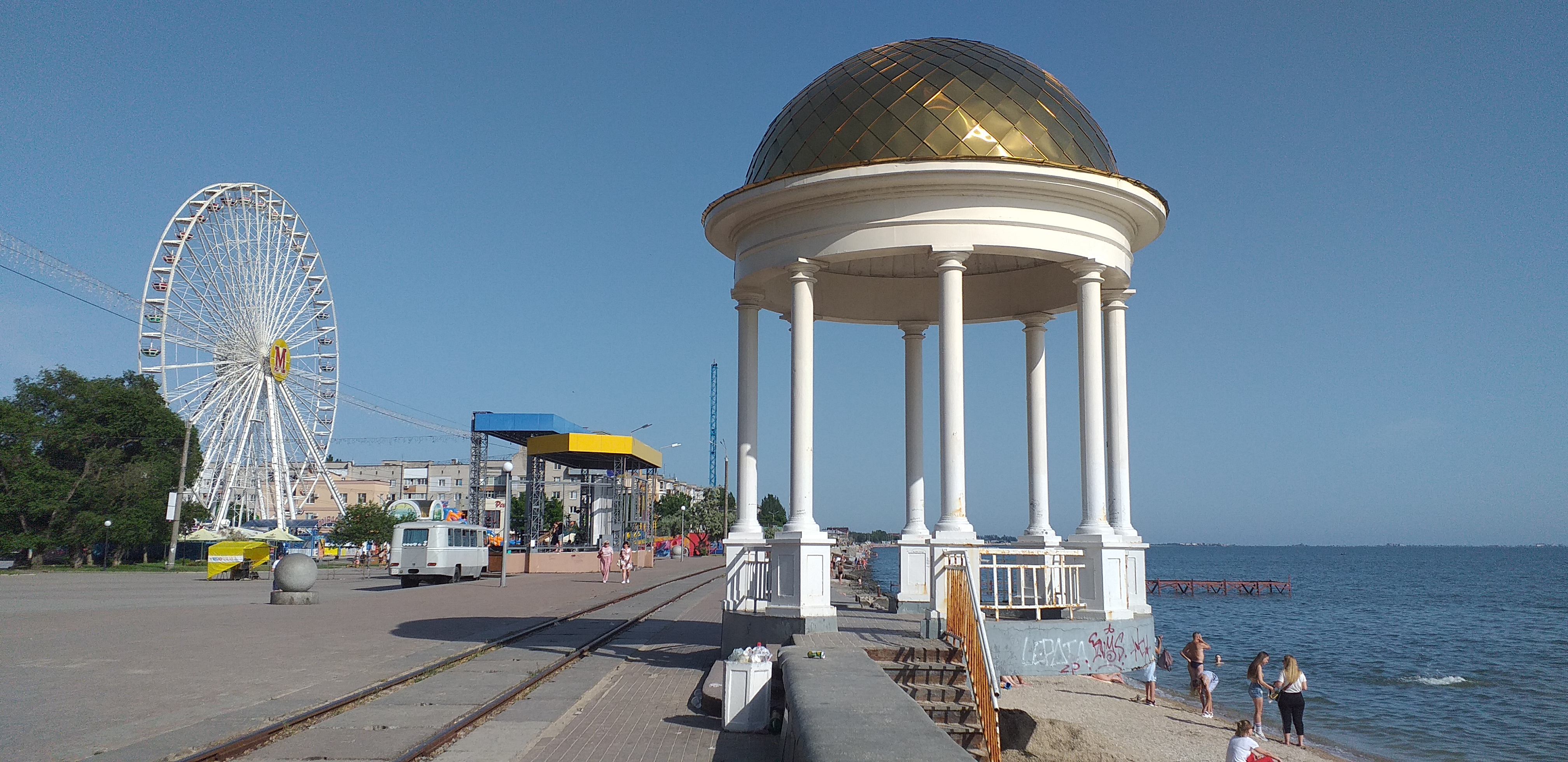 ротонда на Приморской площади в Бердянске