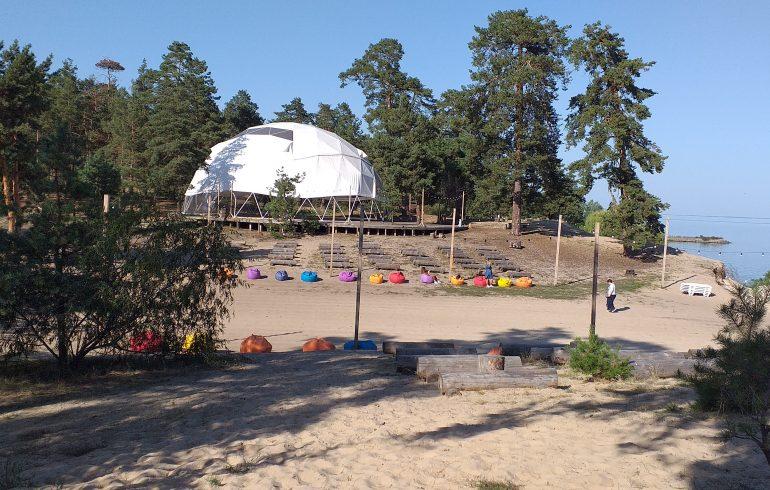 белый купол в Event Park