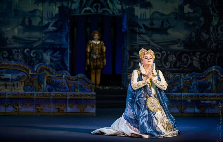 Лютий в опери